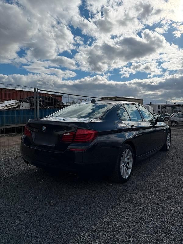 Gebraucht BMW 550 408 PS (300 kW) 2012 Grau Limousine