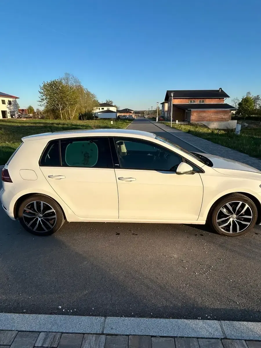 Second-hand VW Golf VII 150 CP (110 kW) 2017 Alb Hatchback