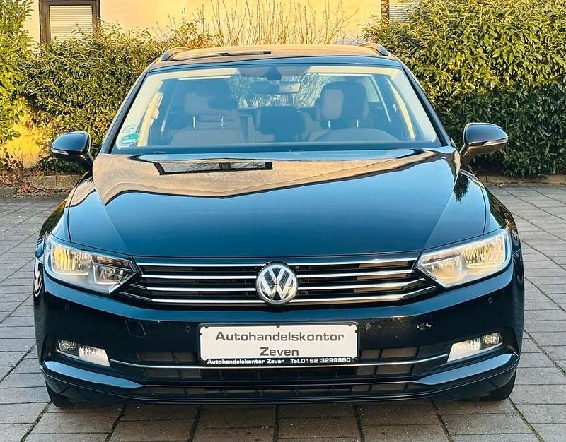 Schwarz Gebraucht 2018 VW Passat Comfortline Kombi | 16.950 € (Fairer Preis) - Bild 1/4