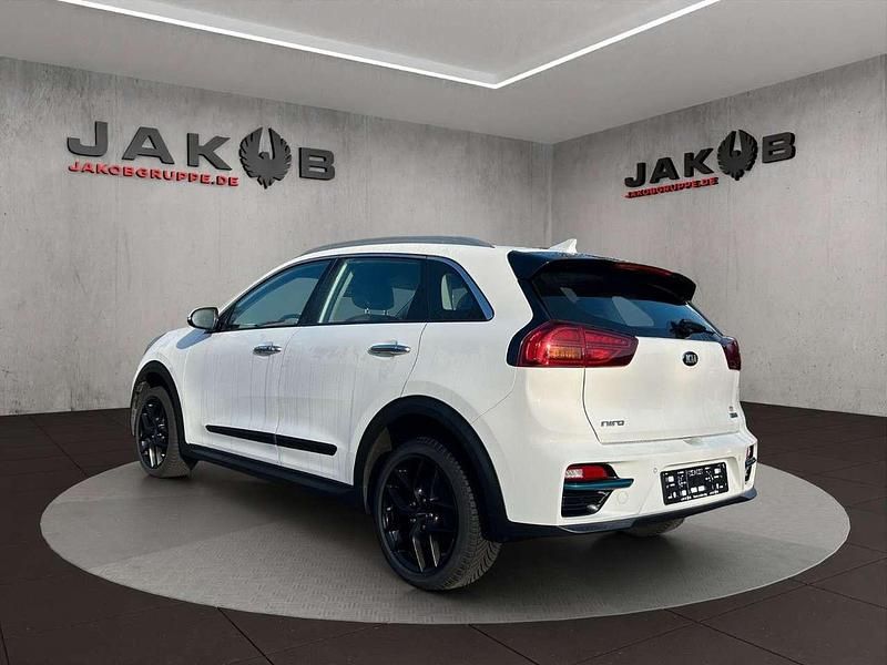 Gebraucht Kia Niro Vision 150 kW (204 PS) 2021 Clear white SUV