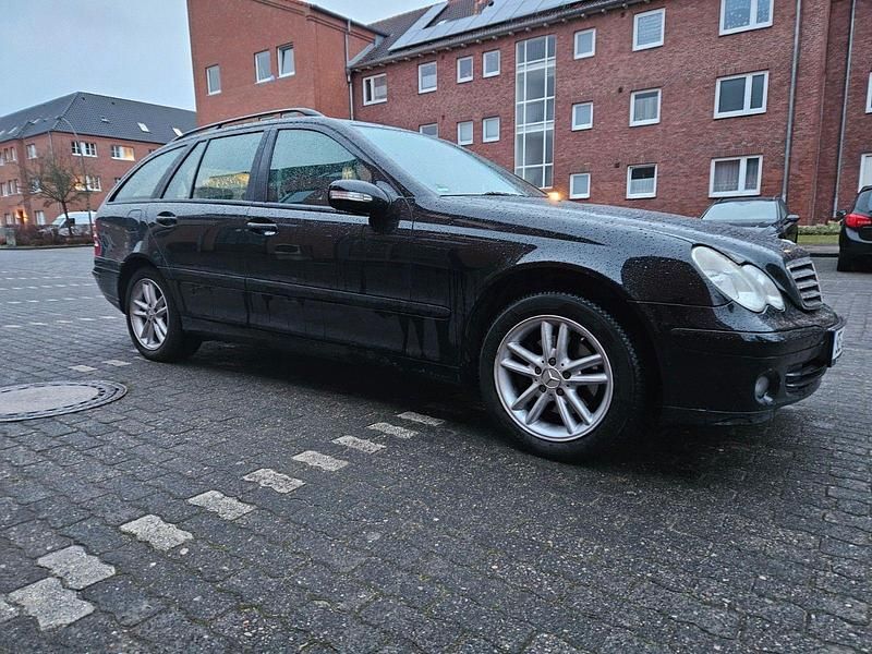 Schwarz Gebraucht 2006 Mercedes C180 Kombi | 2.750 € (Fairer Preis) - Bild 1/4