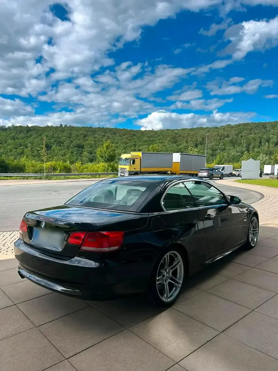 Gebraucht BMW 330 Cabriolet 231 PS (169 kW) 2008 Schwarz Cabrio