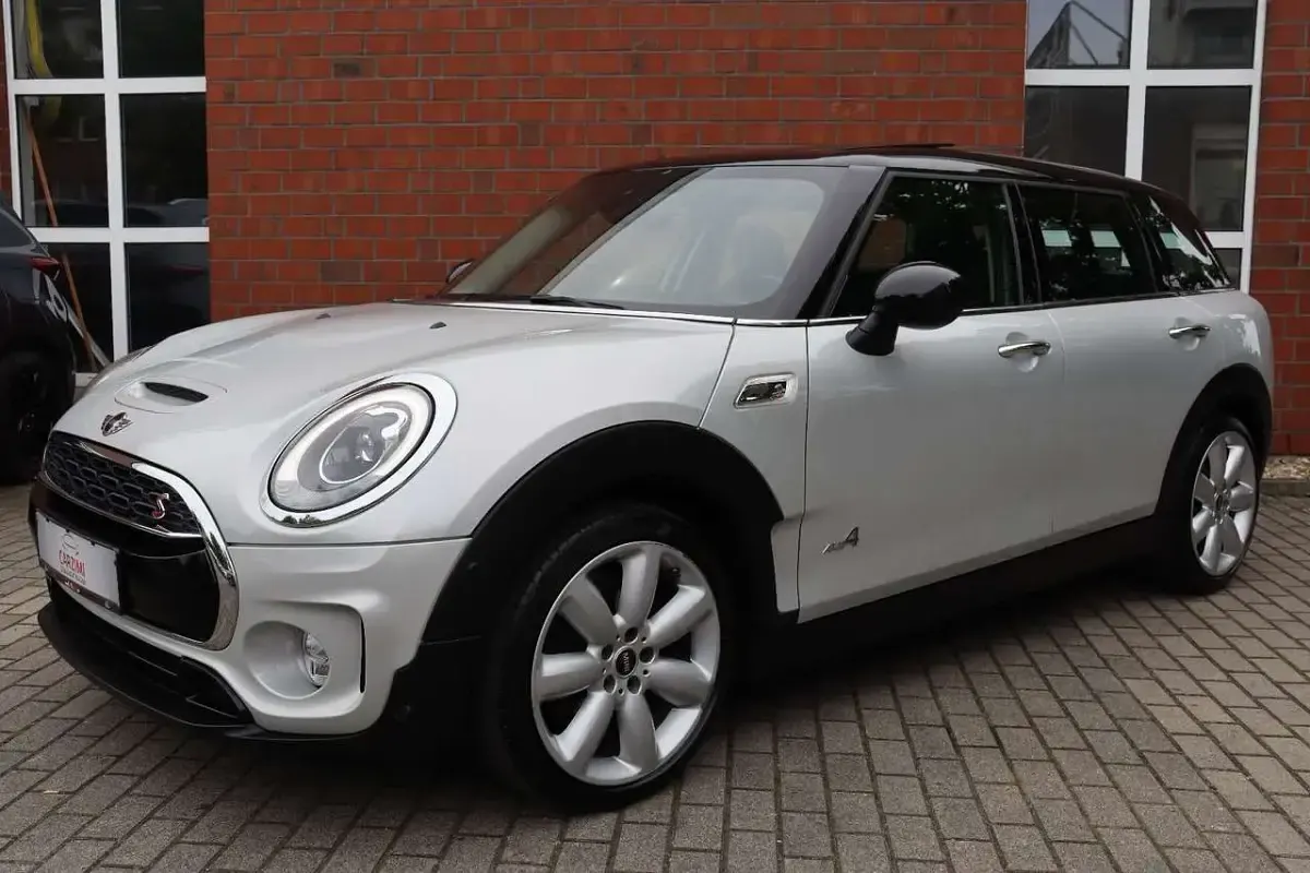 Gebraucht Mini Cooper S Clubman 192 PS (141 kW) 2018 White silver Kombi