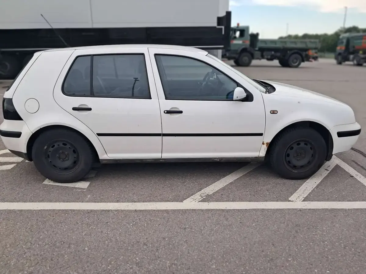 Gebraucht VW Golf III 101 PS (74 kW) 1998 Weiß Limousine