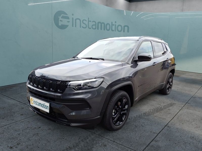 Grün Gebraucht 2023 Jeep Compass Night Eagle SUV | 32.890 € (Etwas zu teuer) - Bild 1/4