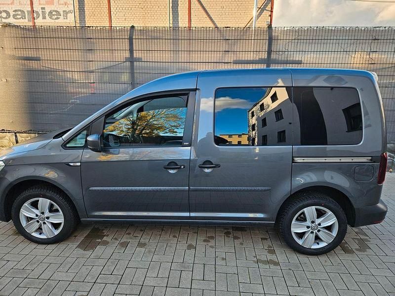 Gebraucht VW Caddy 131 PS (96 kW) 2019 Grau Van / Kleinbus