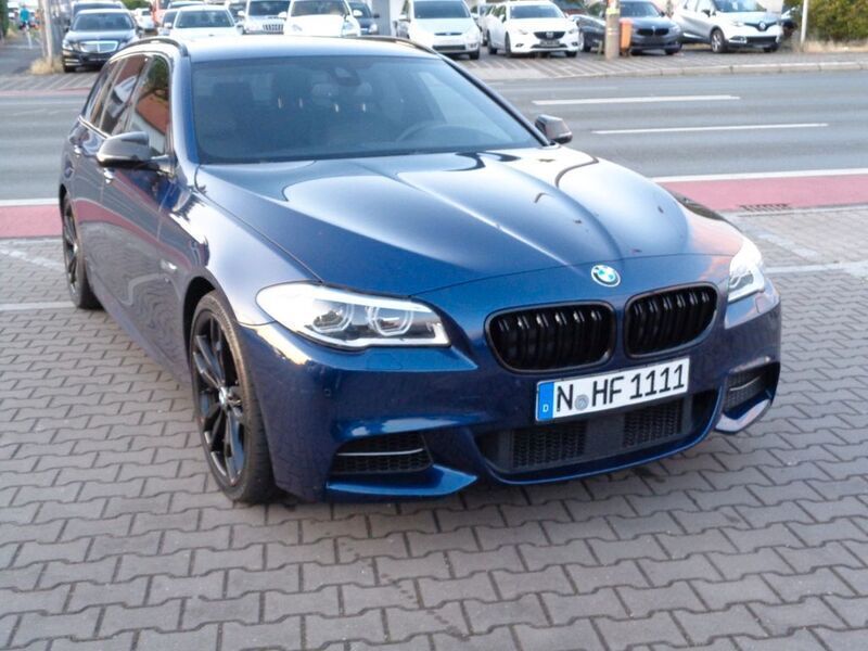 Blau Gebraucht 2016 BMW M550 Performance Limousine | 22.600 € (Fairer Preis) - Bild 1/4