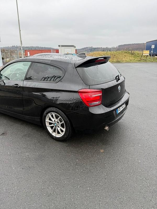 Gebraucht BMW 120 M Performance 184 PS (135 kW) 2014 Schwarz Kleinwagen