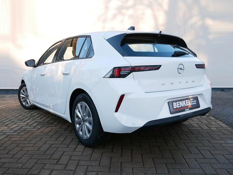 Gebraucht Opel Astra Enjoy 110 PS (80 kW) 2024 Weiß Limousine