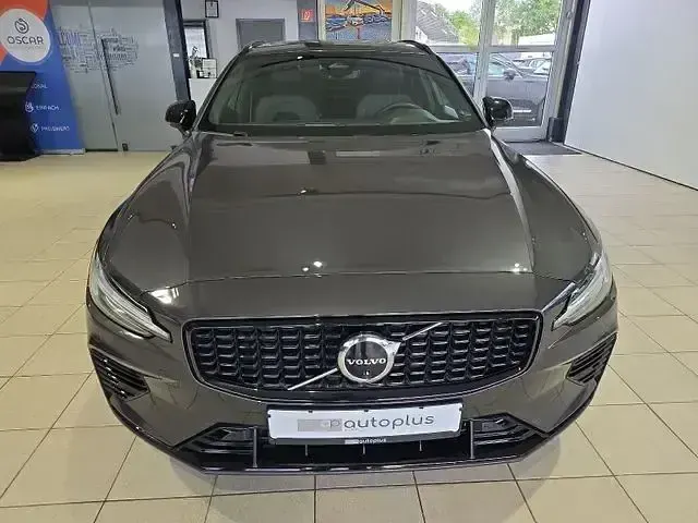 Gebraucht Volvo V60 Plus 398 PS (292 kW) 2022 Grau Kombi