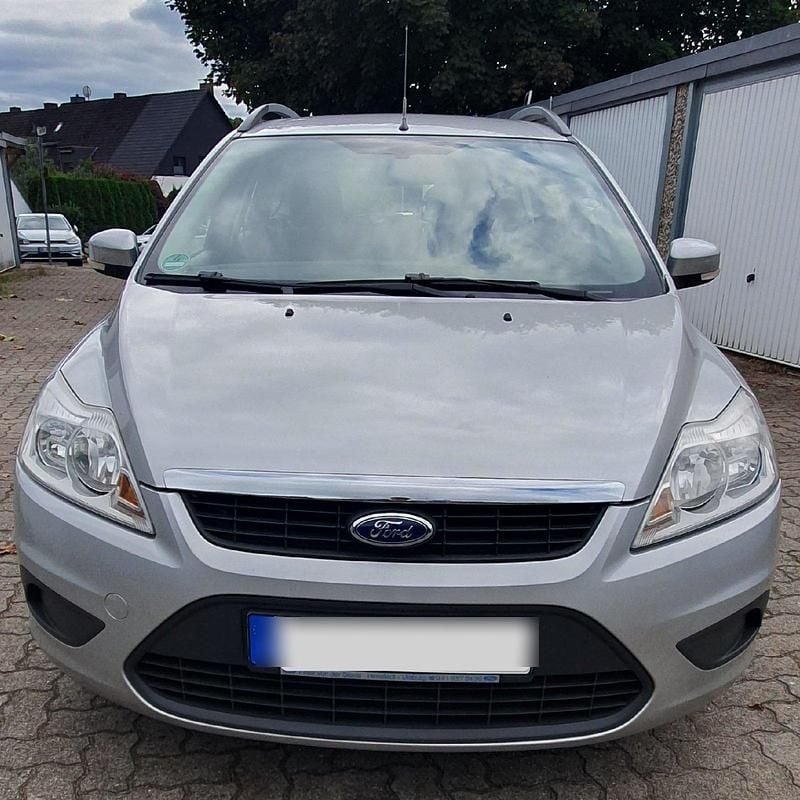 Silber Gebraucht 2009 Ford Focus Kombi | 900 € (Superpreis) - Bild 1/4