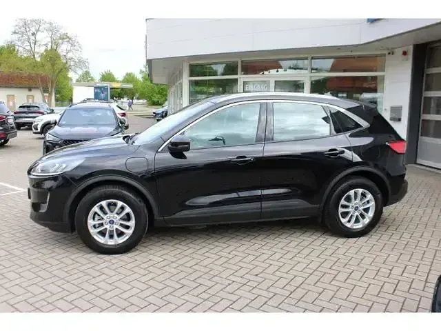 Gebraucht Ford Kuga Titanium 224 PS (164 kW) 2022 Obsidianschwarz metallic (metallic) SUV