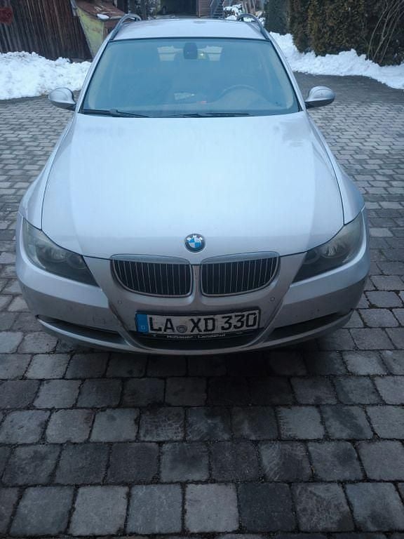 Gebraucht BMW 330 231 PS (169 kW) 2006 Silber Kombi