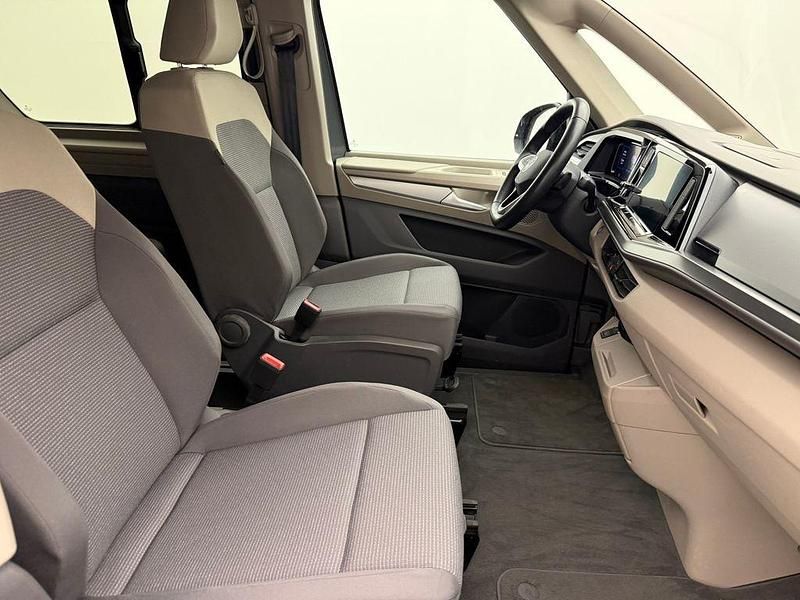 Second-hand VW Multivan 204 CP (150 kW) 2024 Gri Monovolum