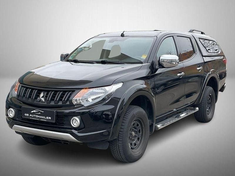 Gebraucht Mitsubishi L200 Plus 181 PS (133 kW) 2016 Schwarz Pickup