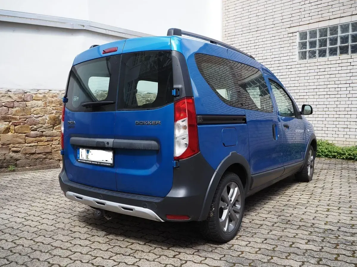 Używany Dacia Dokker Stepway 115 KM (84 kW) 2017 Niebieski Minivan