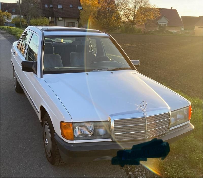 Gebraucht Mercedes 190 72 PS (52 kW) 1988 Weiß Limousine
