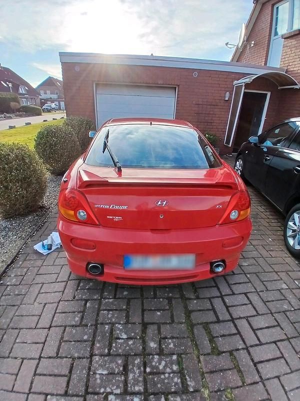 Gebraucht Hyundai Coupé 140 PS (102 kW) 2001 Rot Coupé