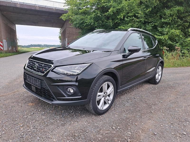 Schwarz Gebraucht 2019 Seat Arona FR SUV | 15.750 € (Guter Preis) - Bild 1/4