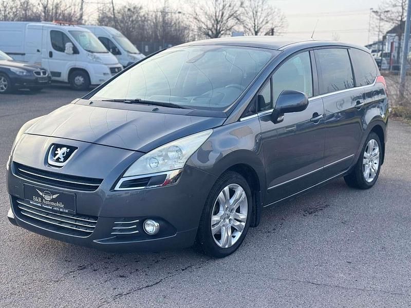 Lack grau shark/metallic Gebraucht 2010 Peugeot 5008 Platinum Van / Kleinbus | 3.499 € (Fairer Preis) - Bild 1/4