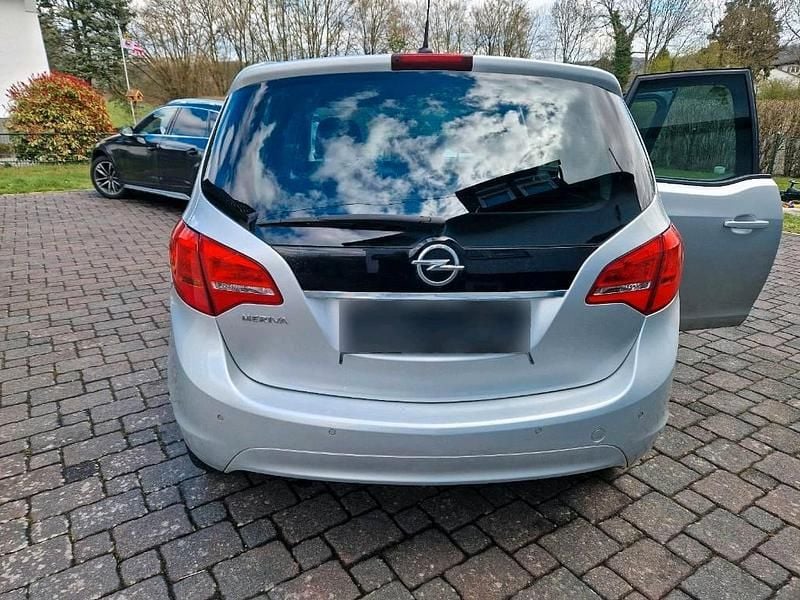 Gebraucht Opel Meriva 120 PS (88 kW) 2016 Silber Van / Kleinbus