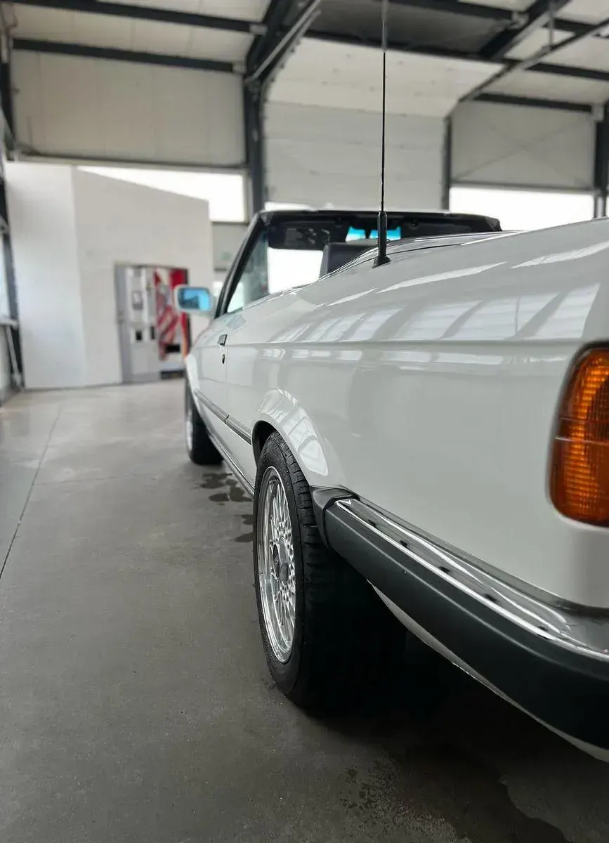 Gebraucht BMW 320 Cabriolet 129 PS (94 kW) 1990 Weiß Cabrio