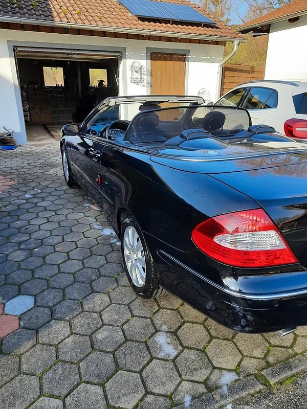Gebraucht Mercedes 200 184 PS (135 kW) 2009 Schwarz Cabrio