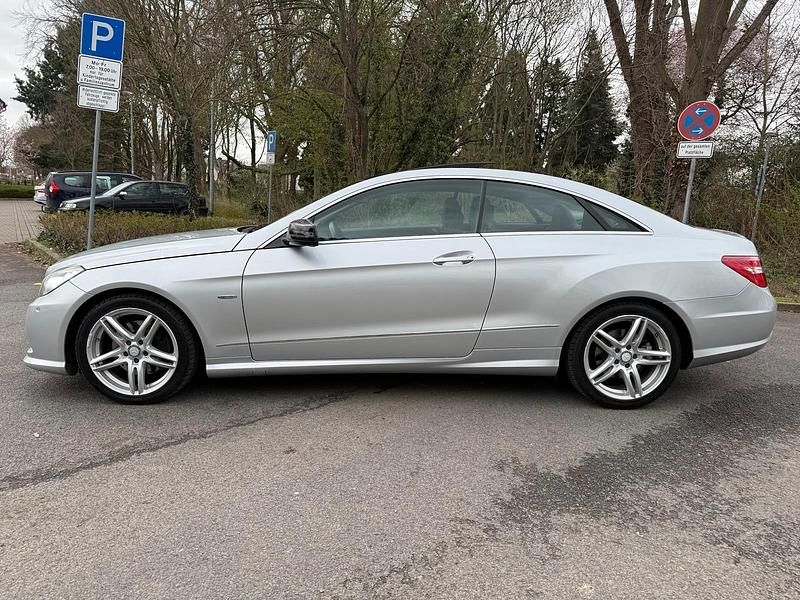 Gebraucht Mercedes E350 AMG 231 PS (169 kW) 2010 Silber Coupé