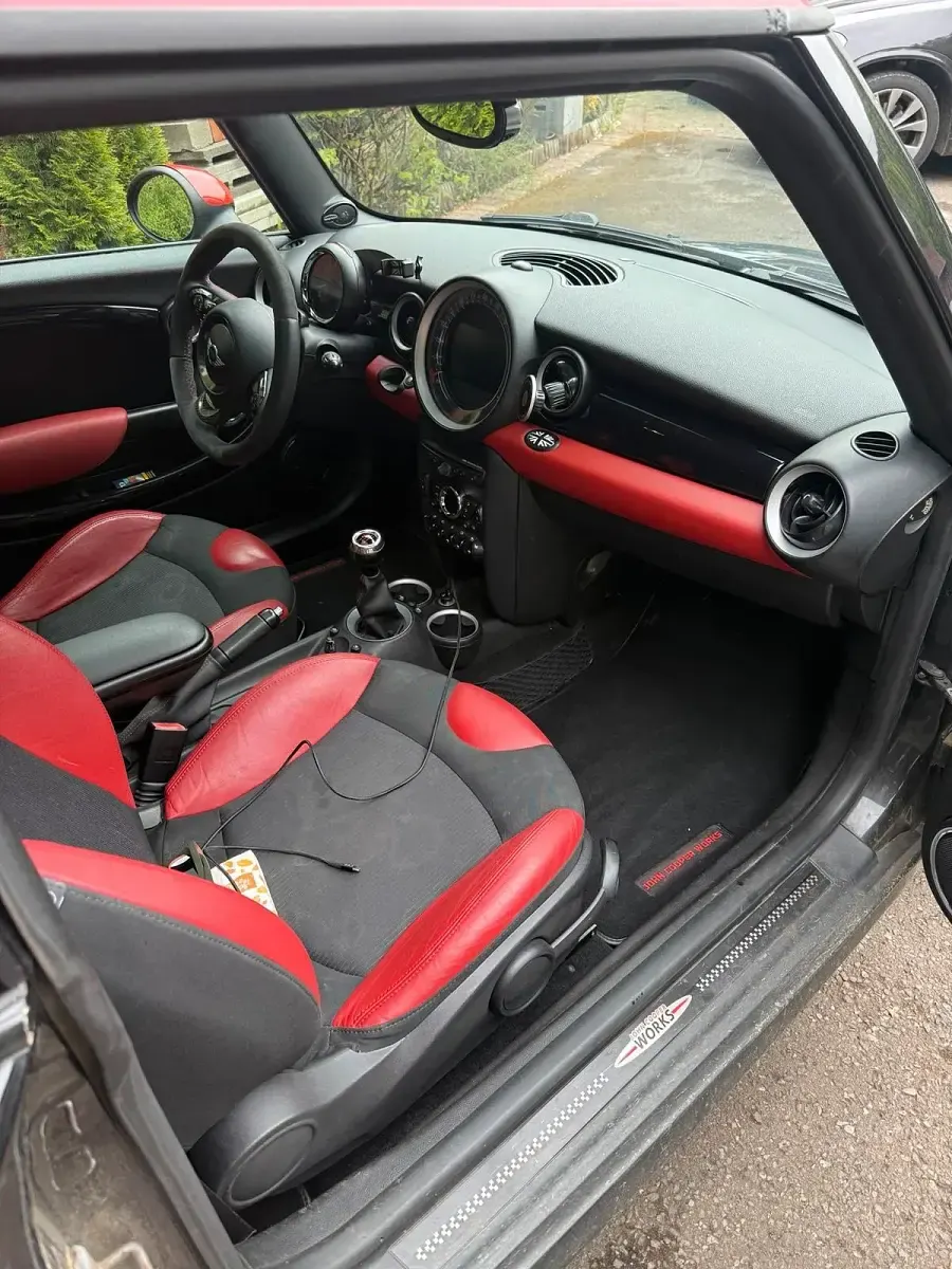 Gebraucht Mini John Cooper Works 211 PS (155 kW) 2011 Schwarz Kleinwagen
