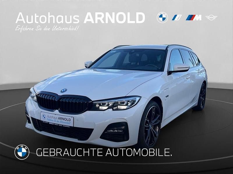 Weiß Gebraucht 2022 BMW 330e M Sport Kombi | 27.990 € (Superpreis) - Bild 1/4