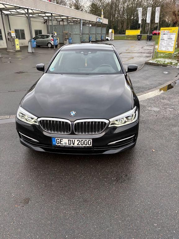 Gebraucht BMW 520 Luxury Line 190 PS (139 kW) 2019 Schwarz Limousine