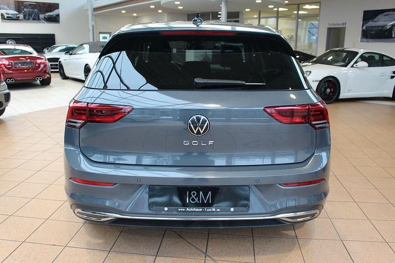 Gebraucht VW Golf VIII Active 150 PS (110 kW) 2023 Grau Limousine