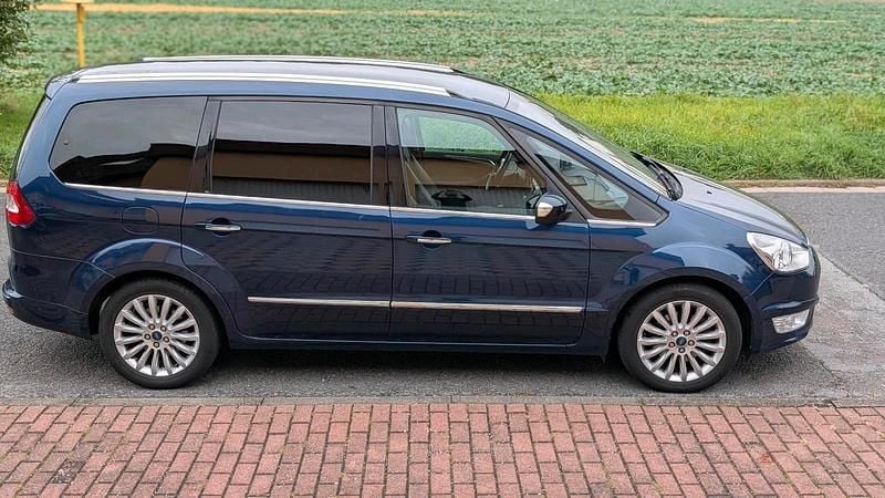 Blau Gebraucht 2012 Ford Galaxy Titanium Van / Kleinbus | 6.000 € (Guter Preis) - Bild 1/4