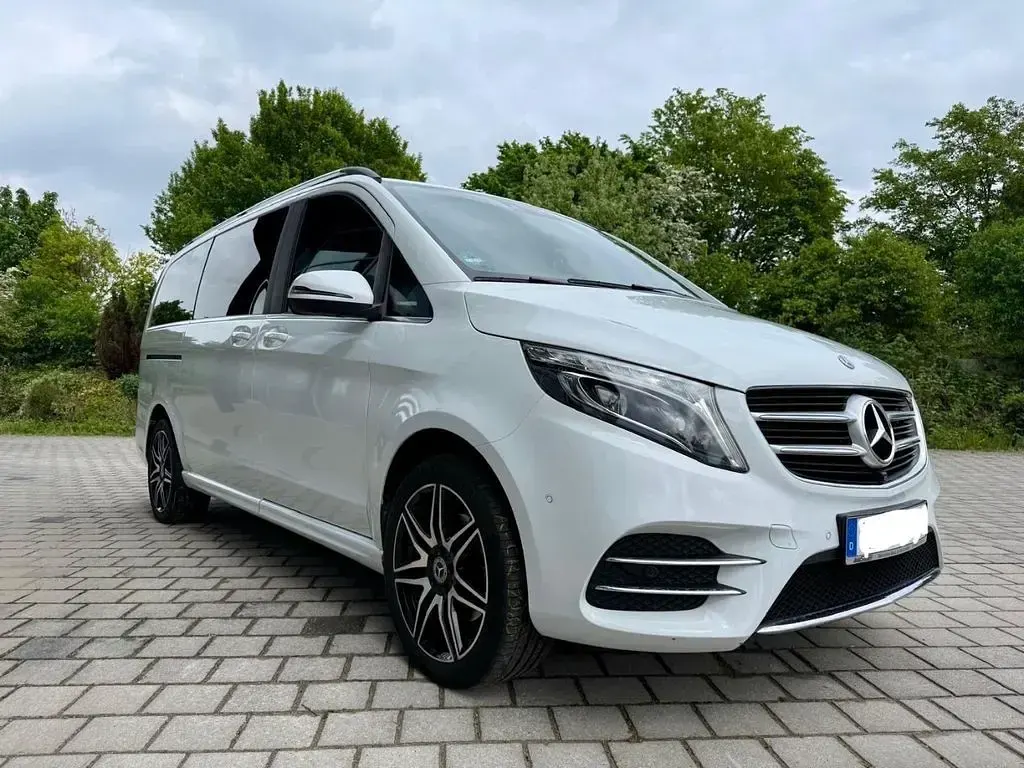 Gebraucht Mercedes V250 AMG 190 PS (139 kW) 2019 Bergkristallweiß metallic Van / Kleinbus