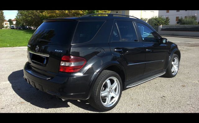 Gebraucht Mercedes ML420 AMG 416 PS (305 kW) 2006 Schwarz metallic SUV