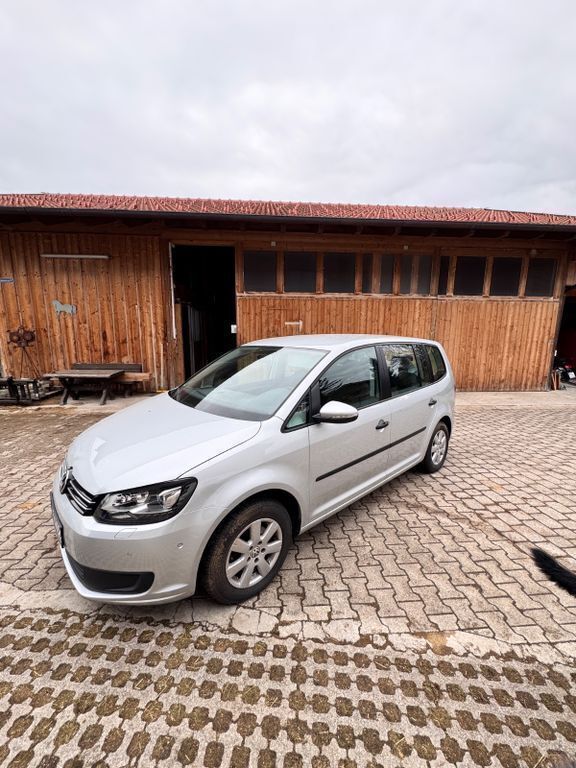 Silber Gebraucht 2013 VW Touran Trendline Van / Kleinbus | 10.000 € (Guter Preis) - Bild 1/4