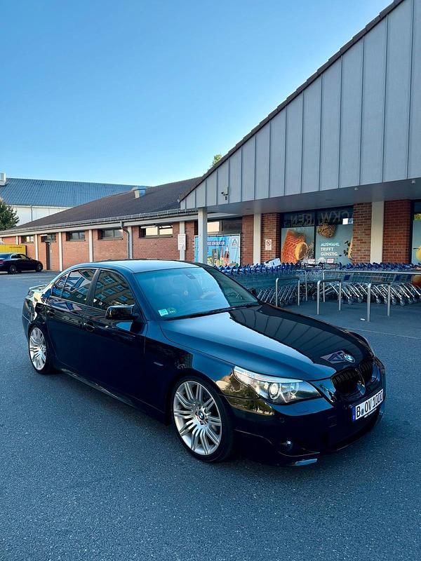 Schwarz Gebraucht 2004 BMW 520 Limousine | 7.500 € - Bild 1/4