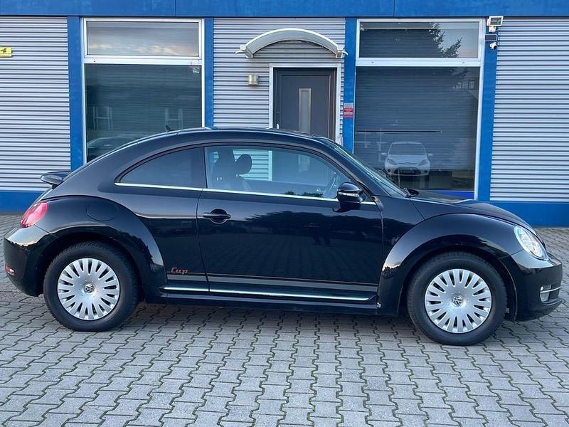 Gebraucht VW Beetle Cup 105 PS (77 kW) 2014 Ebenholzschwarz Kleinwagen