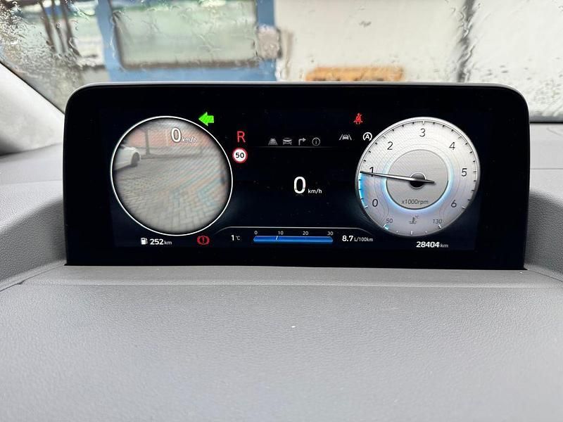 Gebraucht Hyundai Staria Signature 177 PS (130 kW) 2024 Grau Van / Kleinbus