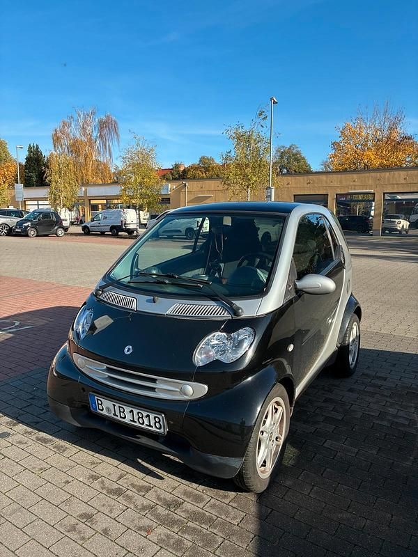 Schwarz Gebraucht 2003 Smart ForTwo Coupé Coupé | 1.500 € - Bild 1/4
