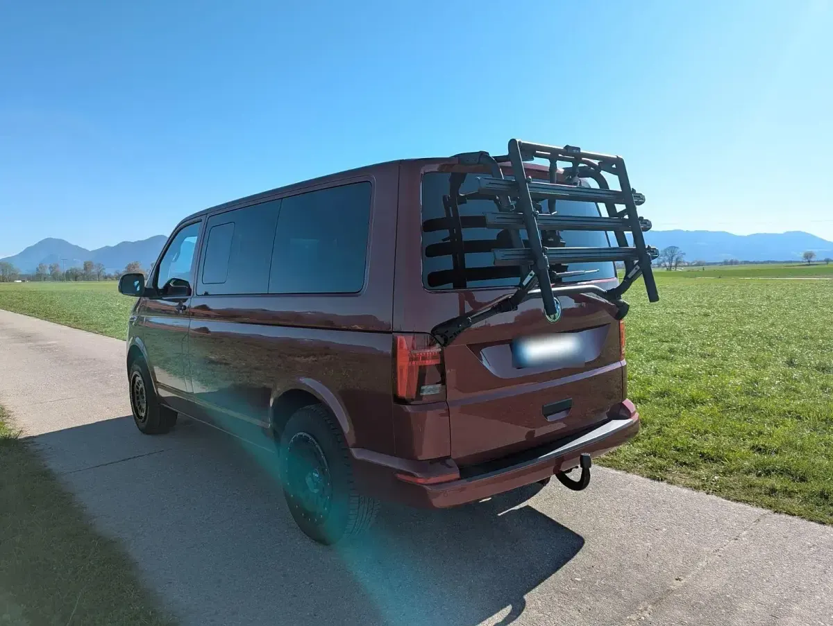 Gebraucht VW Multivan 150 PS (110 kW) 2021 Rot Van / Kleinbus