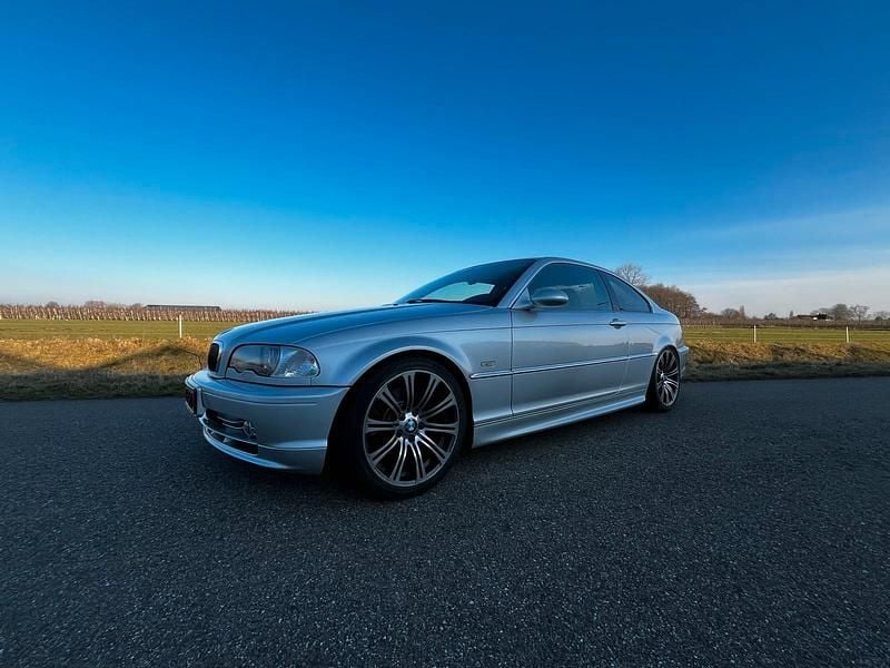 Gebraucht BMW 330 Executive 231 PS (169 kW) 2001 Silber Coupé