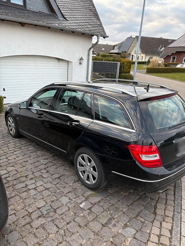 Gebraucht Mercedes C200 2011 Schwarz Kombi