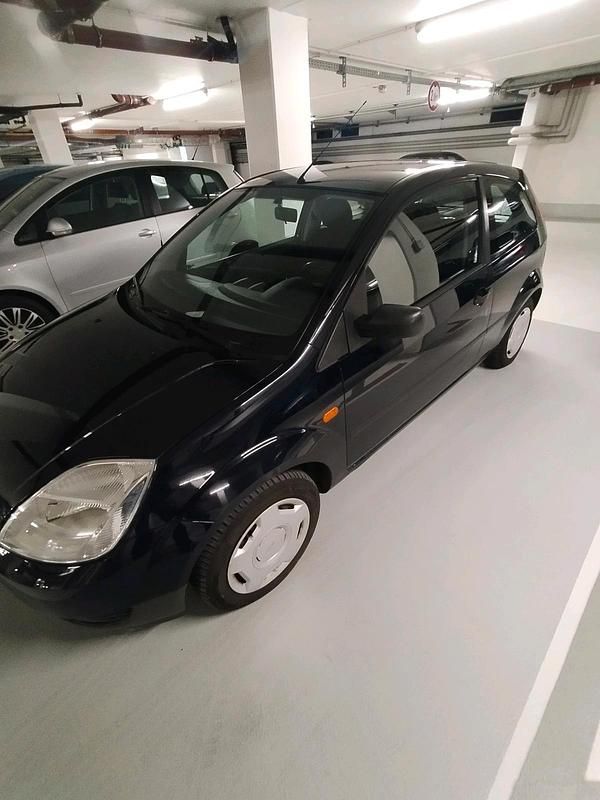 Gebraucht Ford Fiesta 69 PS (50 kW) 2004 Blau Kleinwagen