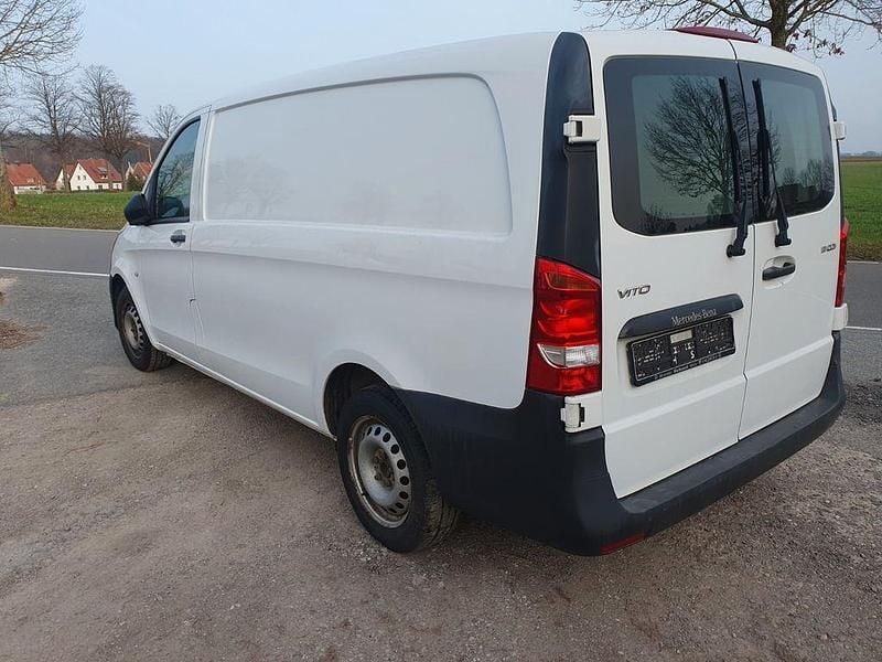 Gebraucht Mercedes Vito 114 PS (83 kW) 2016 Weiß Van