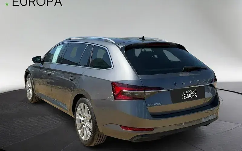 Gebraucht Skoda Superb Style 200 PS (147 kW) 2023 Grau Kombi