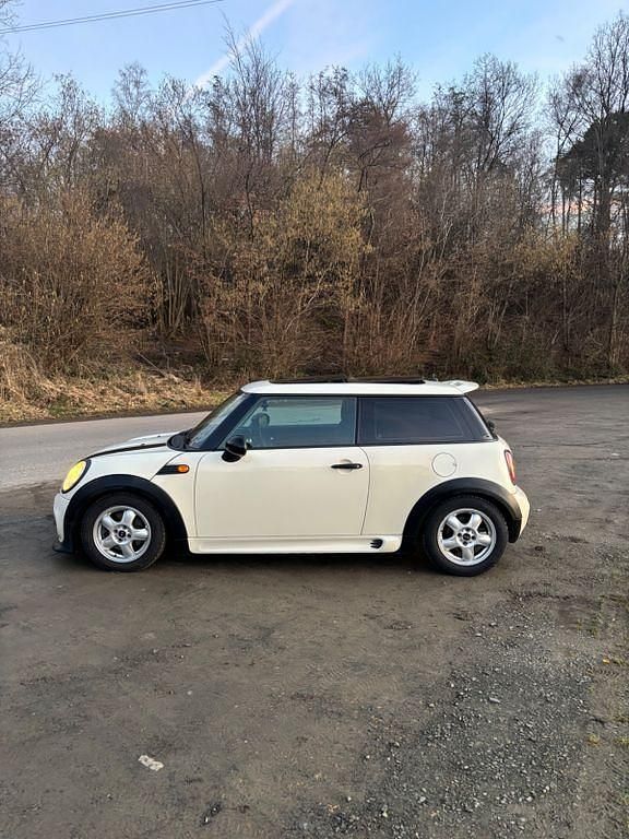 Second-hand Mini ONE 95 CP (69 kW) 2007 Alb Hatchback