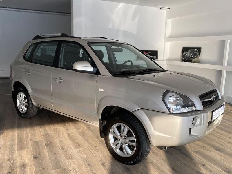 Silber Gebraucht 2008 Hyundai Tucson GLS SUV | 3.990 € (Fairer Preis) - Bild 1/4