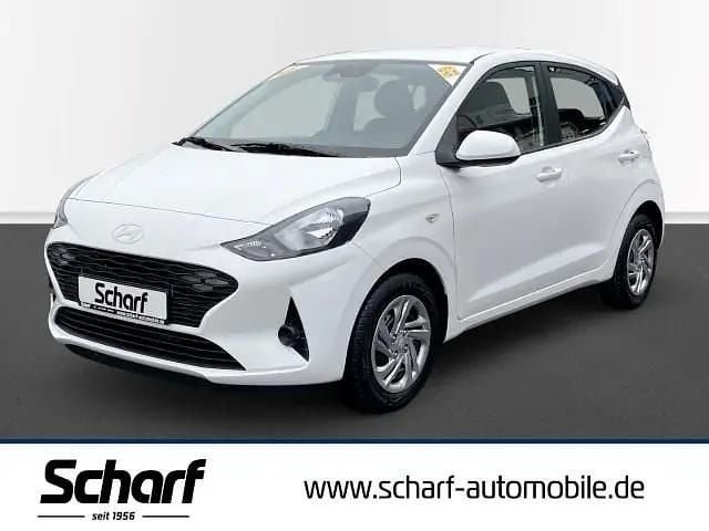 Weiss Gebraucht 2025 Hyundai i10 Select Kleinwagen | 14.390 € (Guter Preis) - Bild 1/3