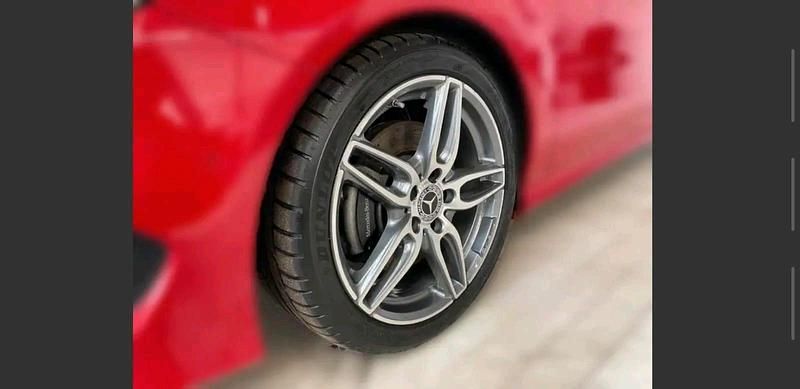 Gebraucht Mercedes B220 177 PS (130 kW) 2018 Rot Van / Kleinbus